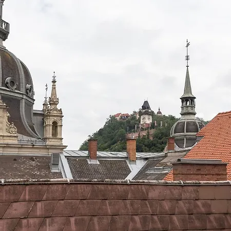 Mintgraz - 1 Bedroom Penthouse *