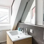 Mintgraz - 1 Bedroom Penthouse